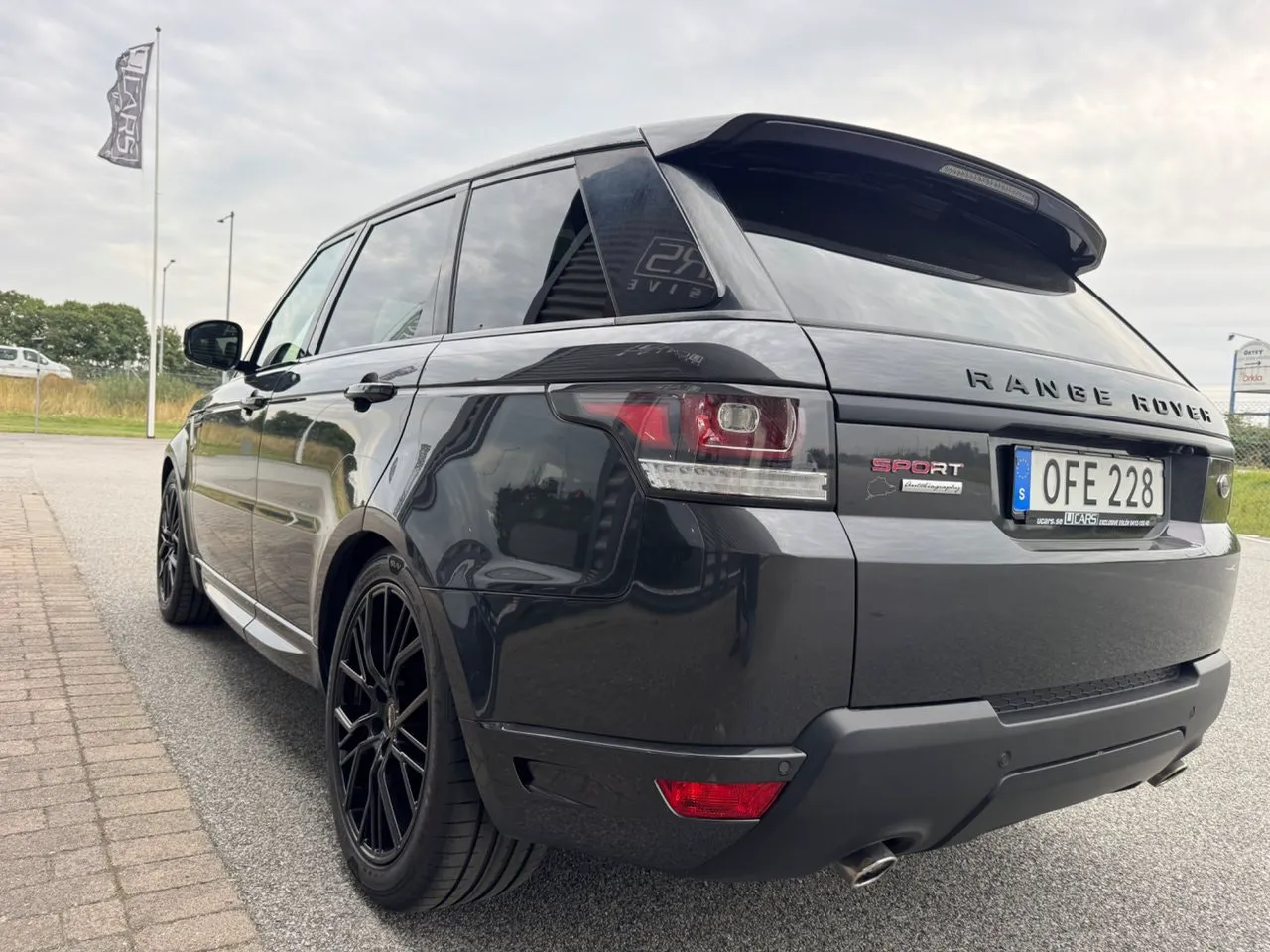 Vehicle image 21