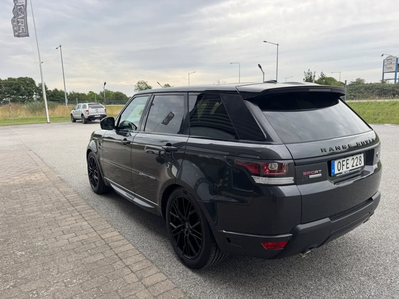 Vehicle image 26