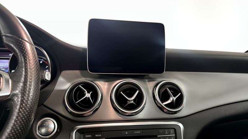 Mercedes GLA220 bild 12