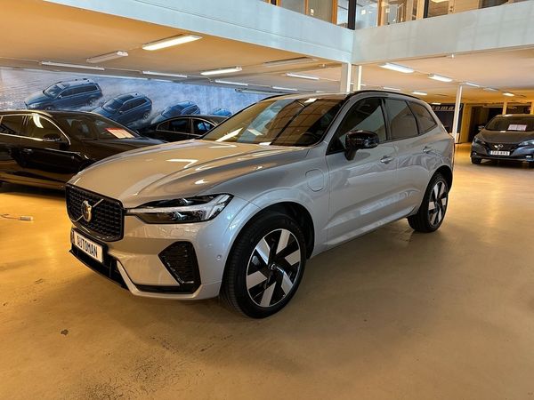 Volvo XC60 T6 AWD Plus Dark Panoramatak 360-Kamera Harman/Kardon - 2025