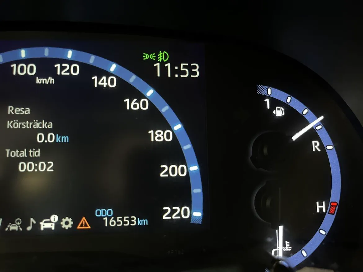 Vehicle image 14