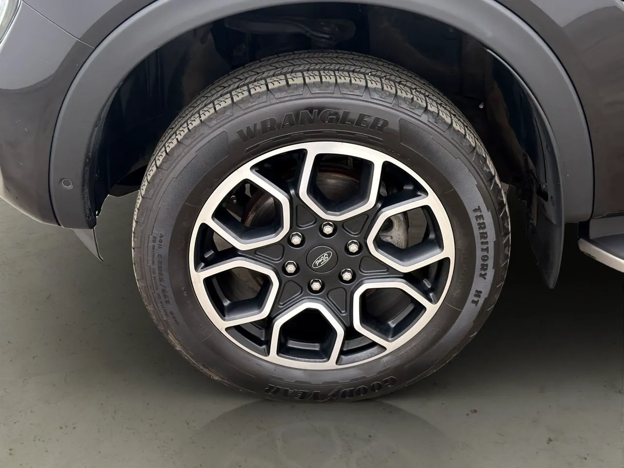 Vehicle image 33