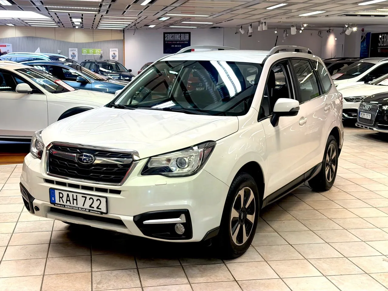 Vehicle image 5