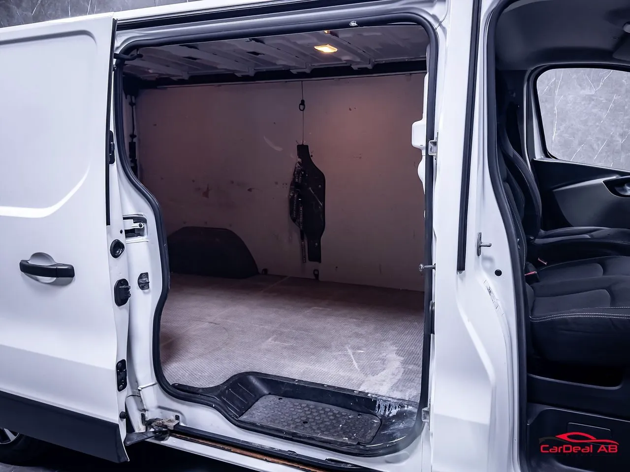 Vehicle image 15