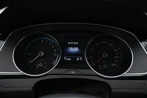 Volkswagen Passat bild 9