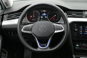 Volkswagen Passat bild 7