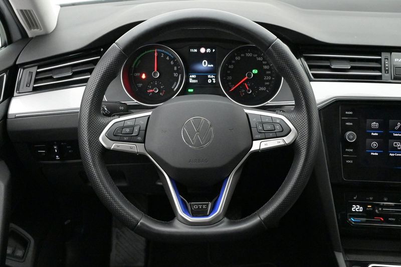 Volkswagen Passat bild 7