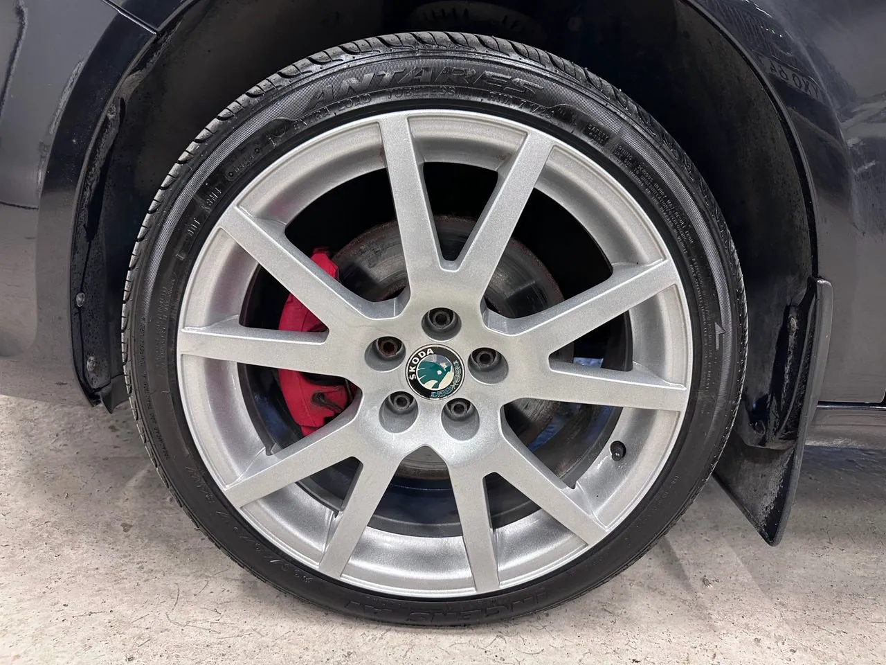 Vehicle image 26