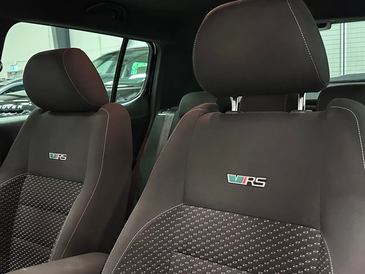 Vehicle image 10