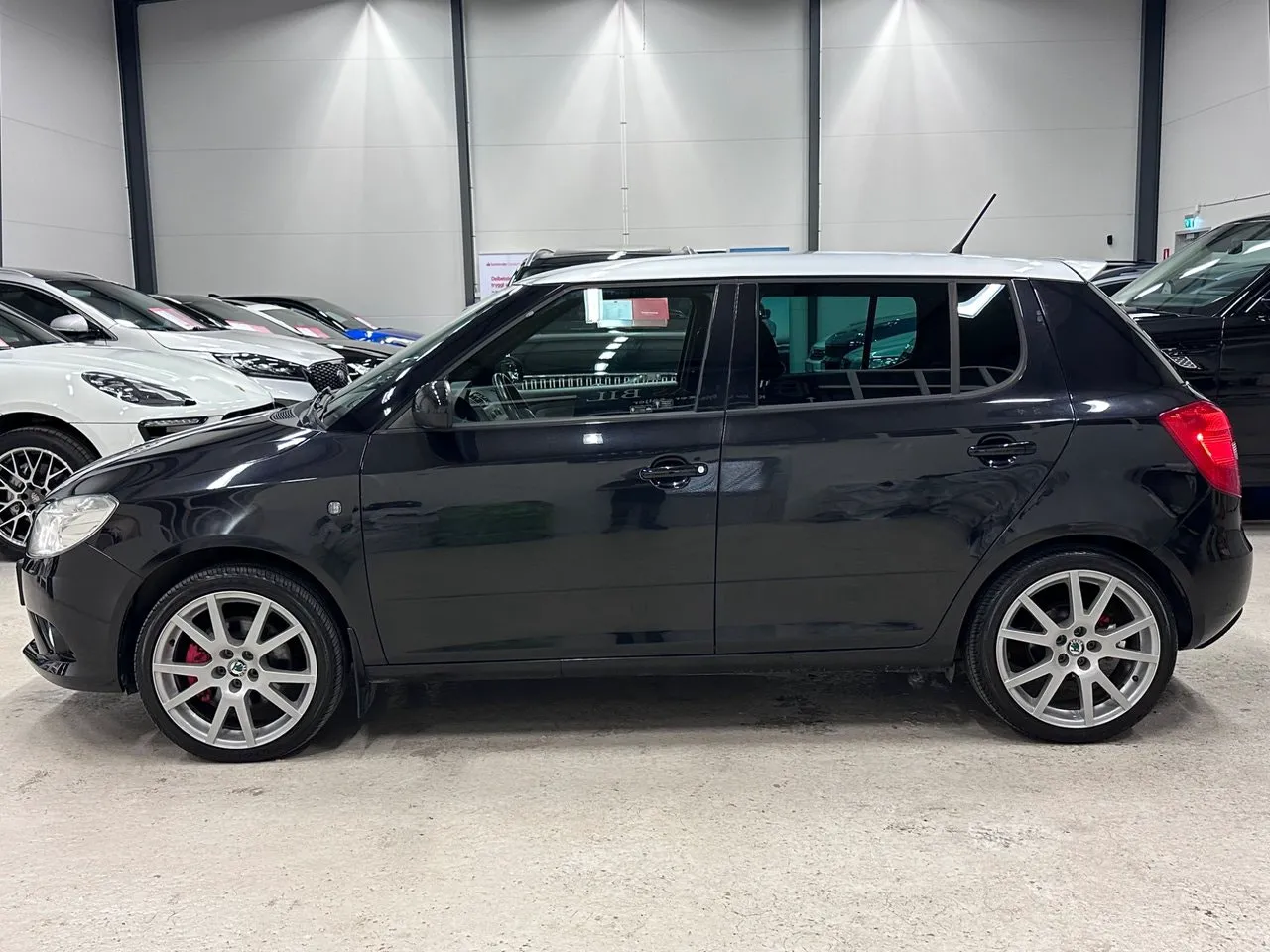Vehicle image 7