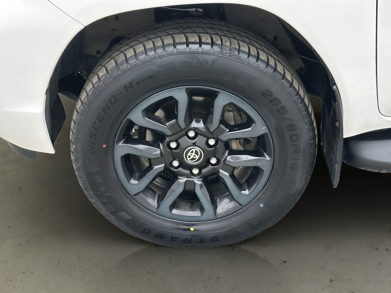 Vehicle image 28