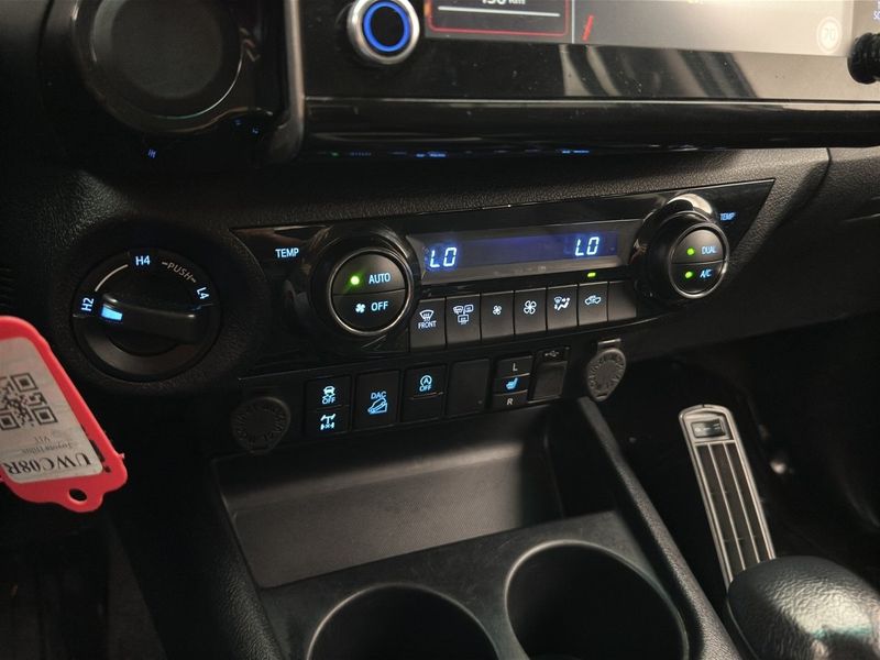 Toyota Hilux bild 25
