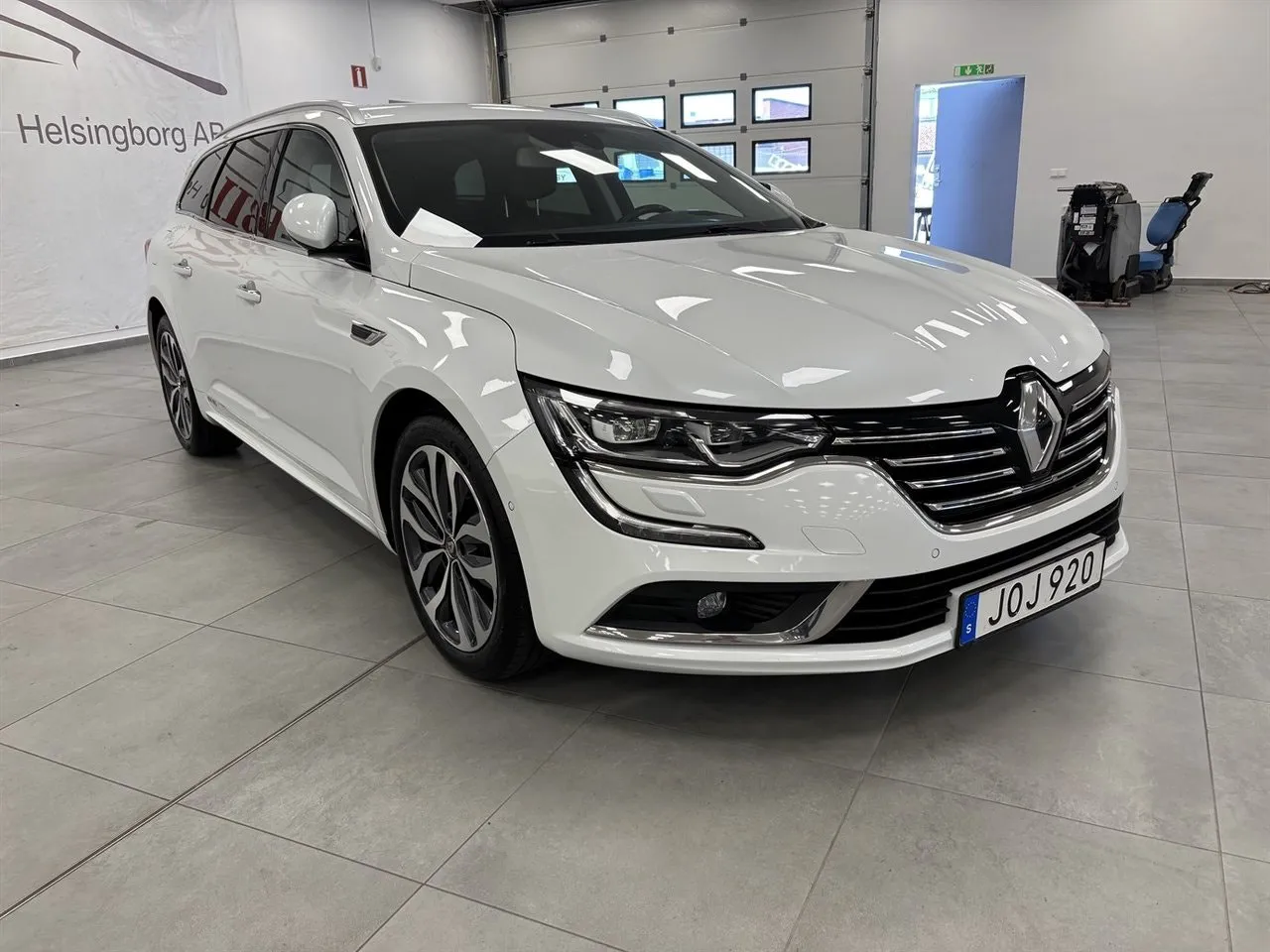 Vehicle image 1