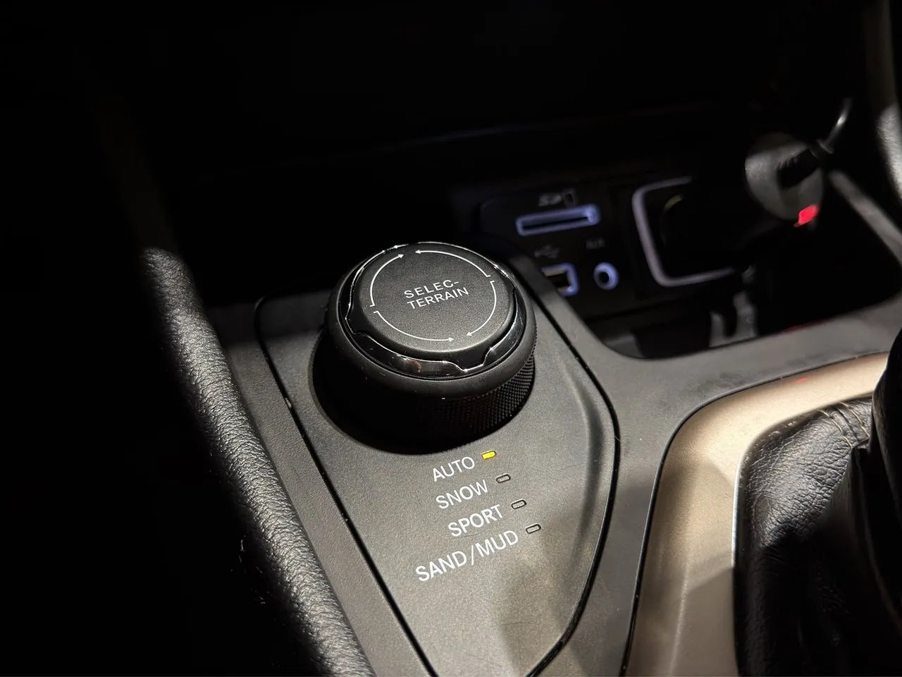 Vehicle image 19