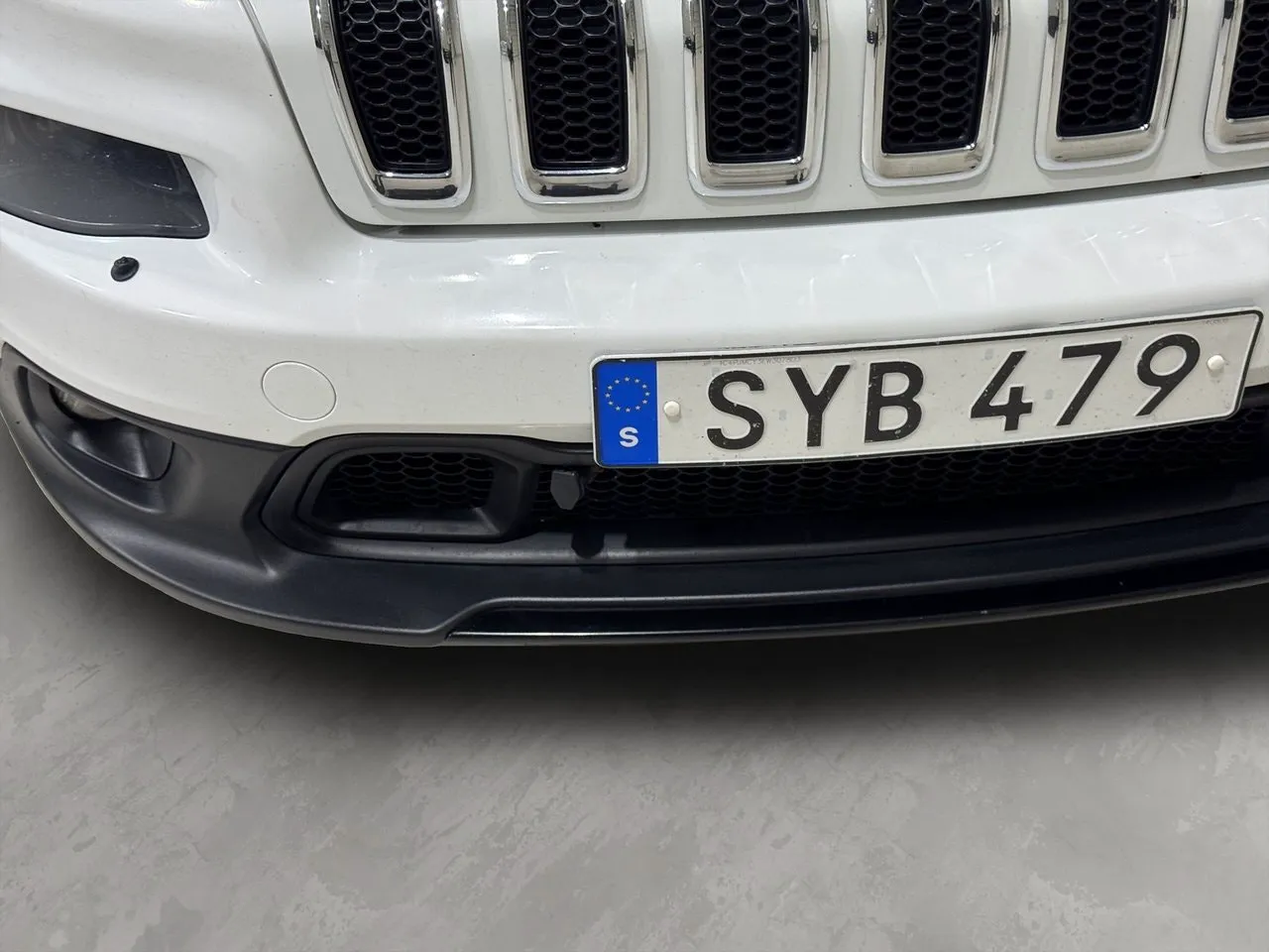 Vehicle image 8