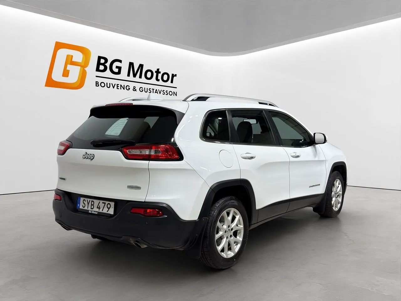 Vehicle image 3