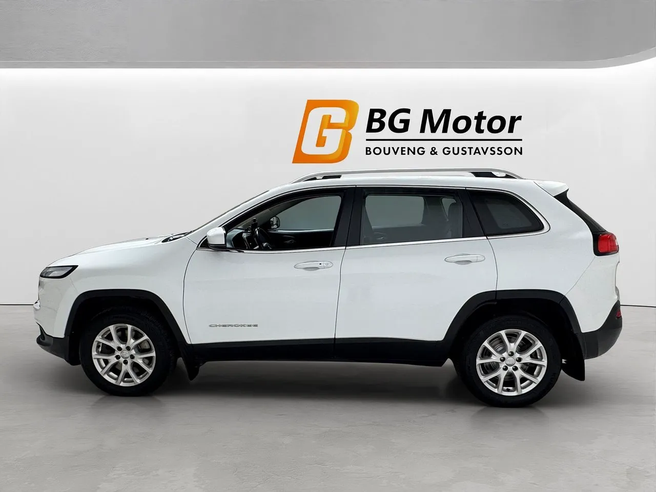 Vehicle image 6