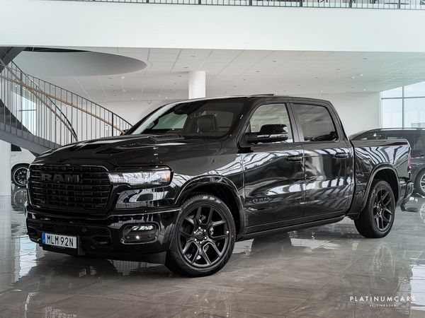 RAM 1500 Laramie Night Premium 2026 / NYA MOD/ LEASEBAR - 2026