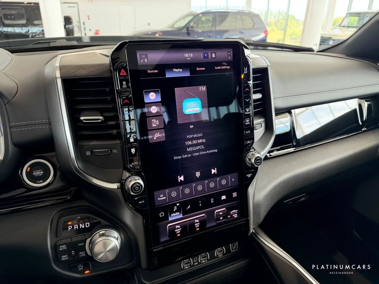 Vehicle image 13