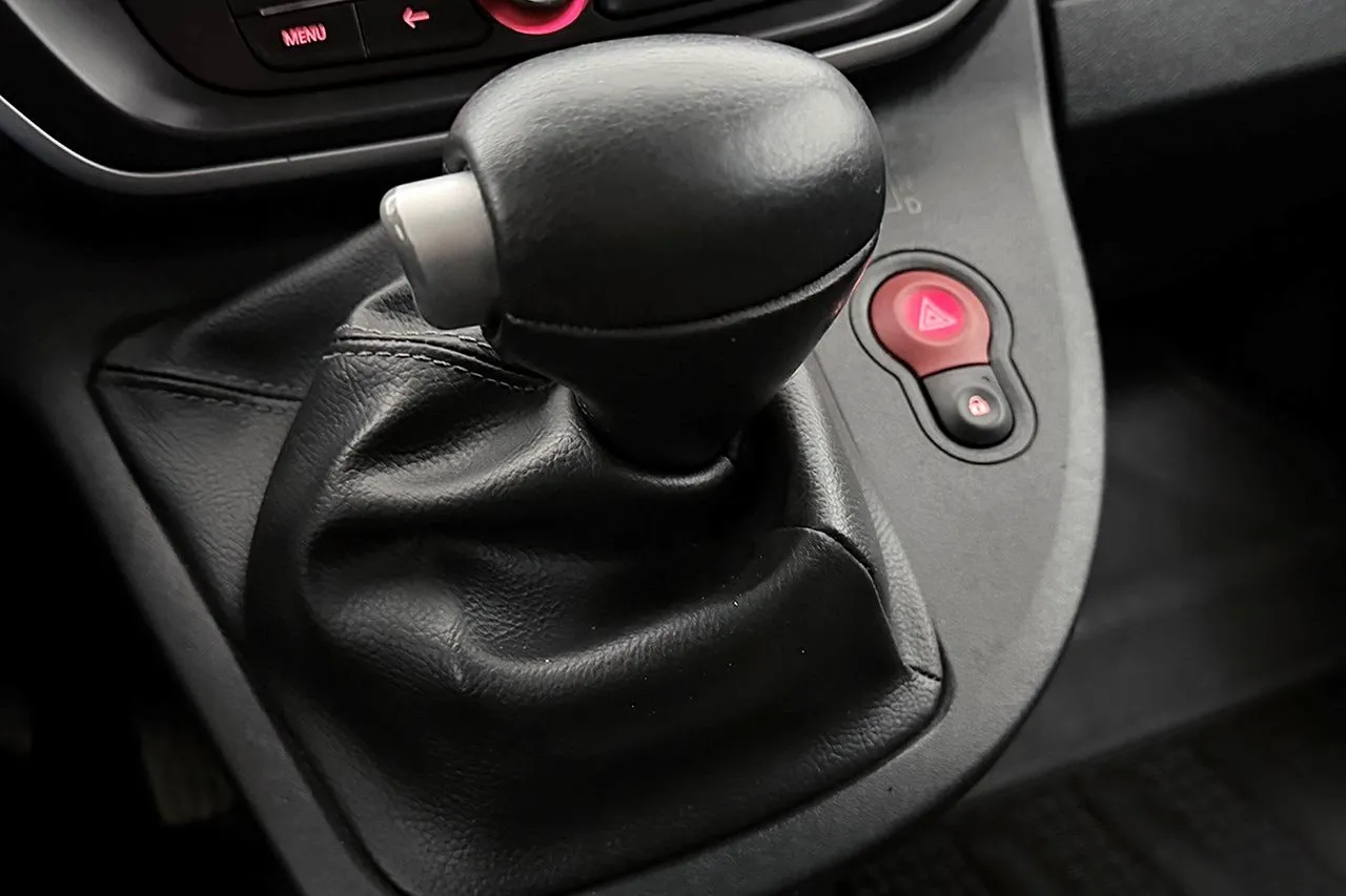 Vehicle image 27