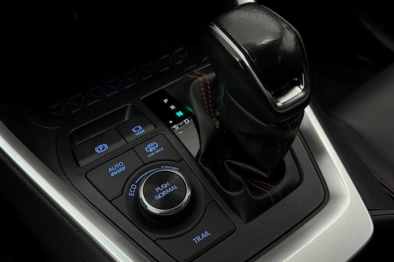 Vehicle image 24