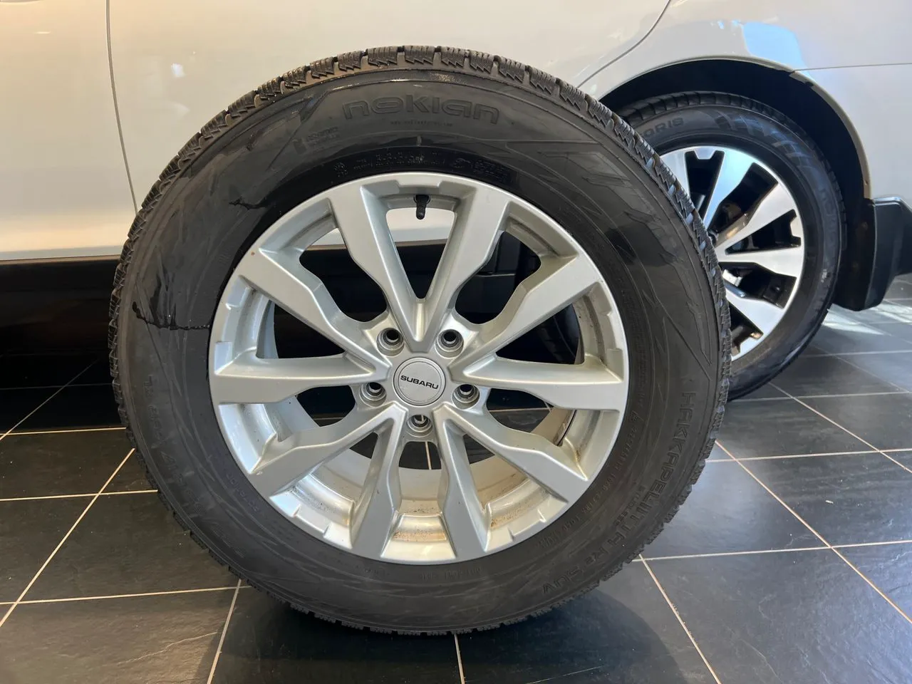 Vehicle image 16