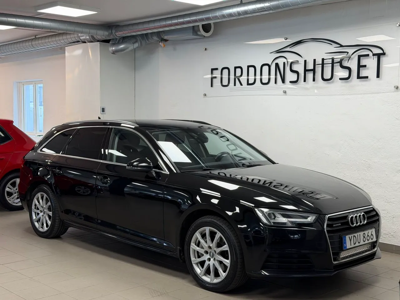 Vehicle image 11