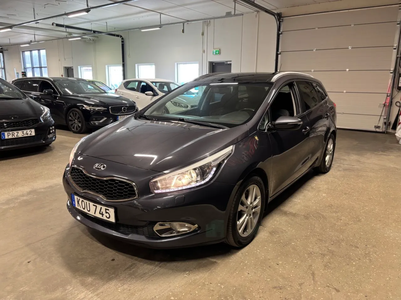 Vehicle image 5
