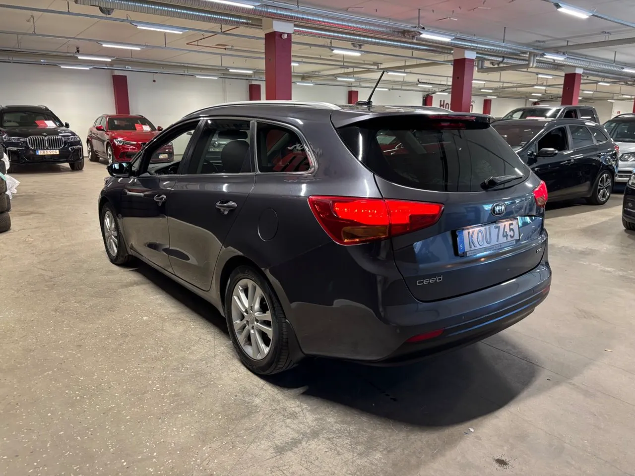 Vehicle image 4