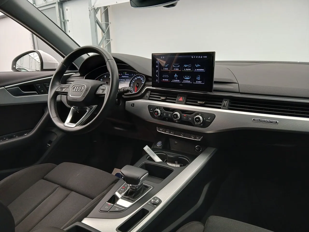 Vehicle image 18