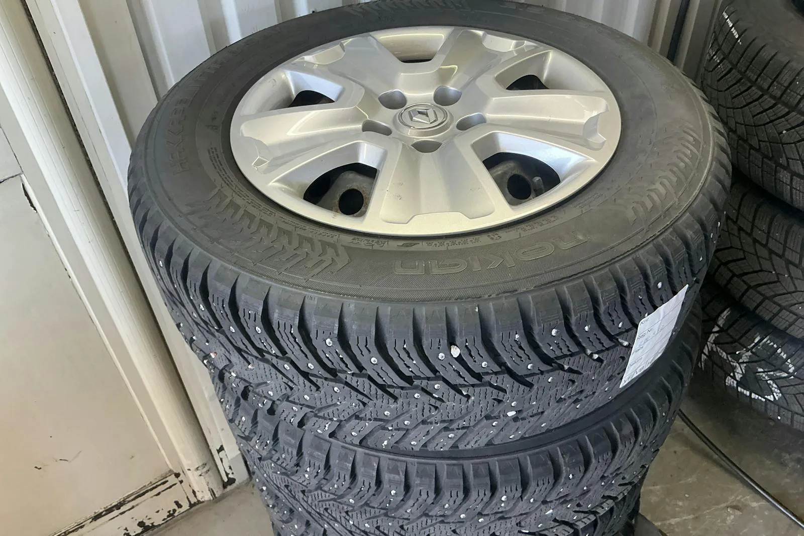 Vehicle image 10