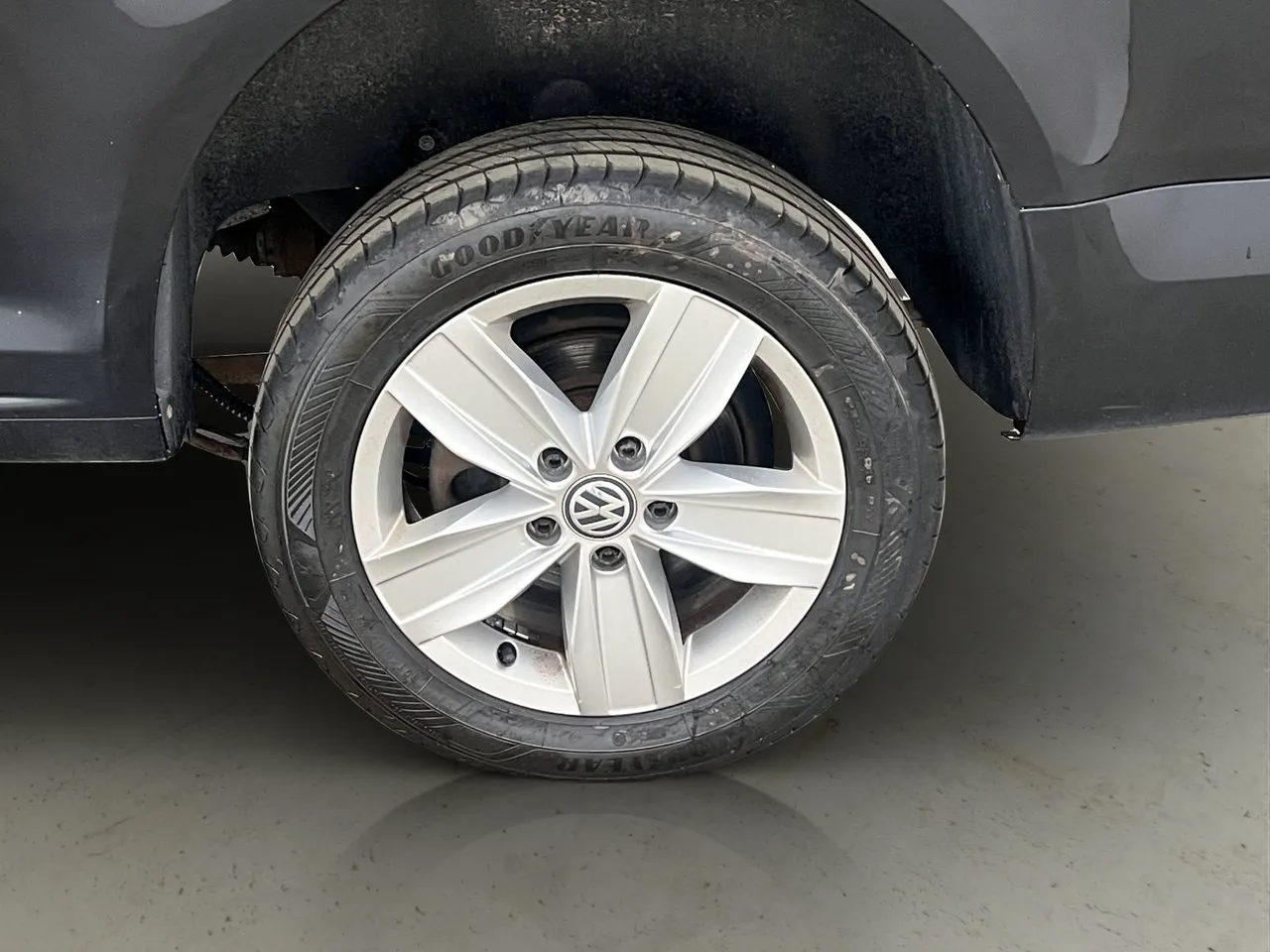 Vehicle image 24