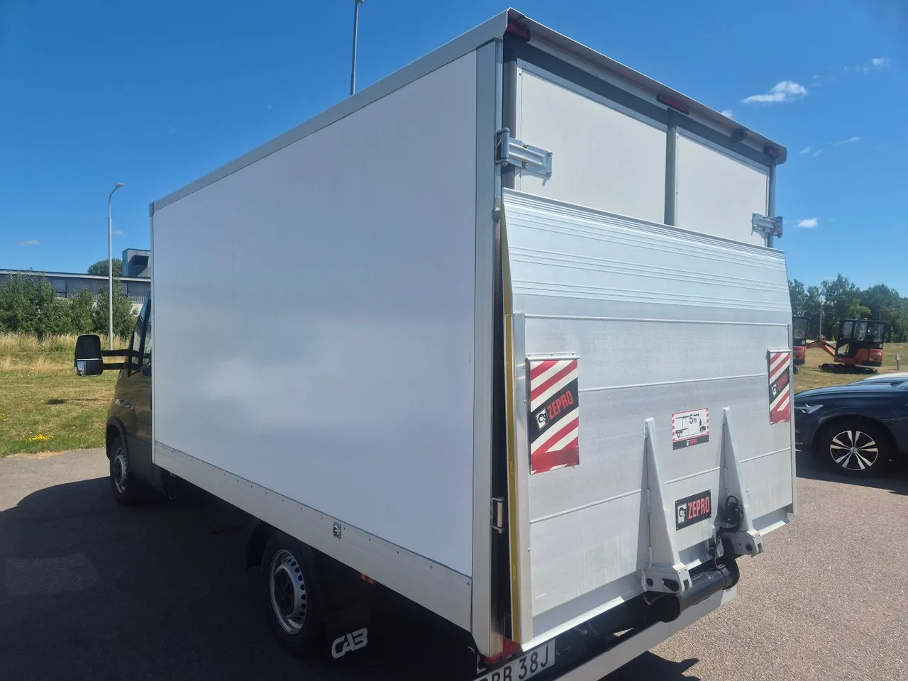 Vehicle image 3