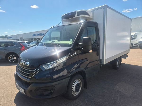 Iveco Daily 35-140 Kylbil med Påbyggt Skåp Dubbeldörrar och bakgave - 2024