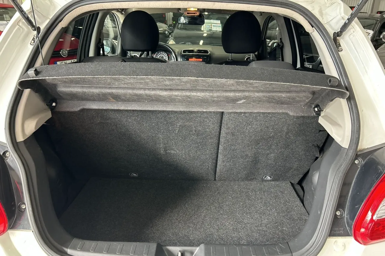 Vehicle image 21