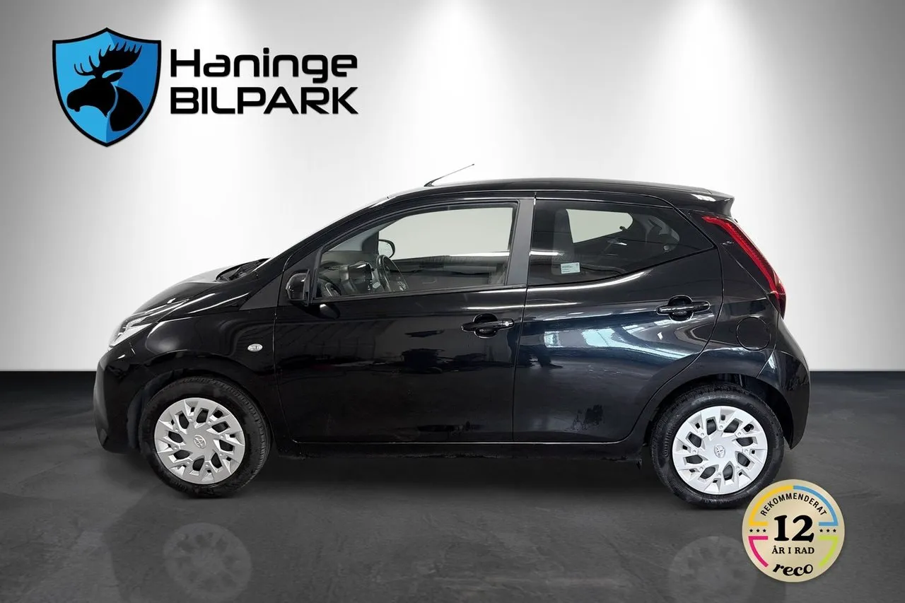 Vehicle image 8