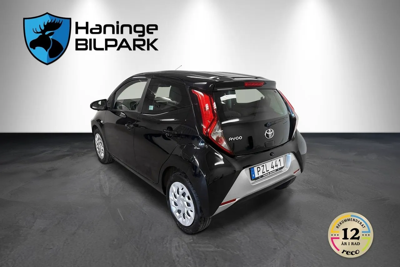 Vehicle image 7