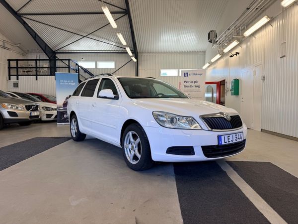 Skoda Octavia Kombi 1.6 TDI DSG Sekventiell, 105hk Automatisk - 2011