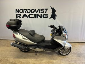 Suzuki Burgman bild 1