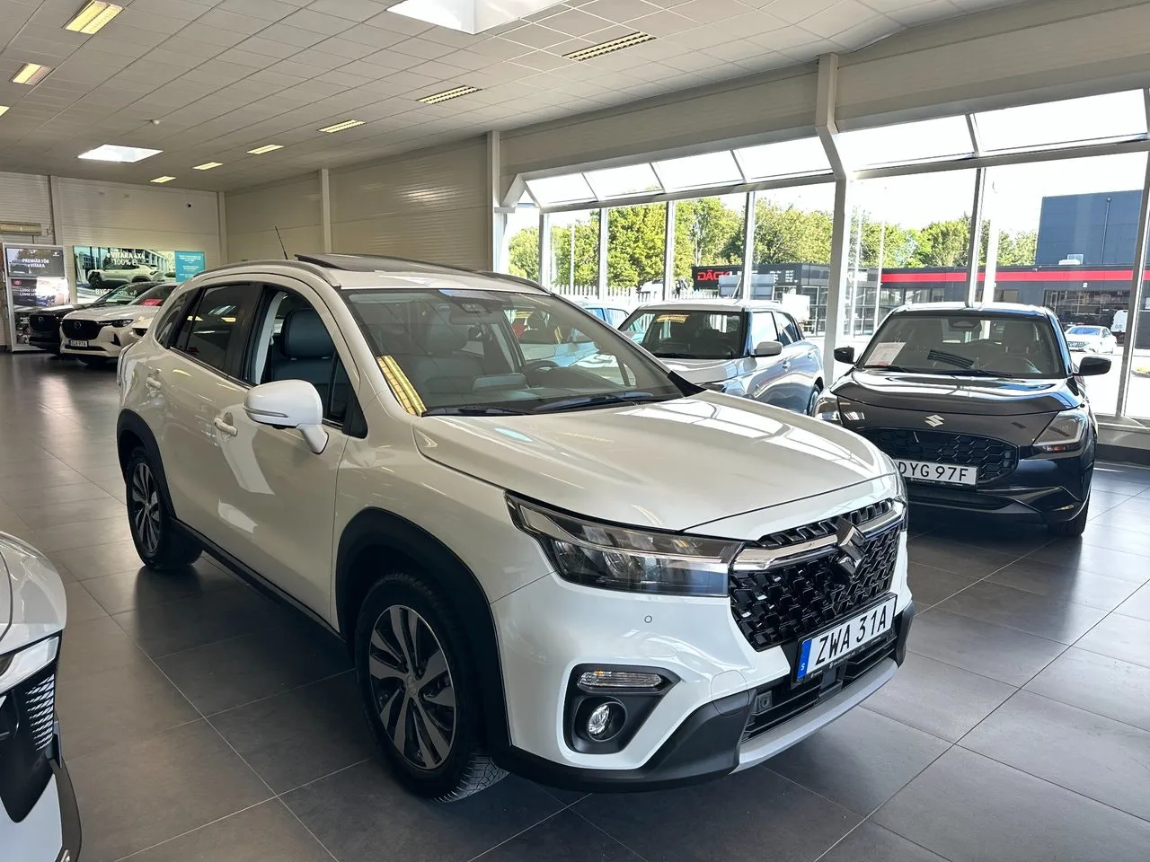 Vehicle image 3
