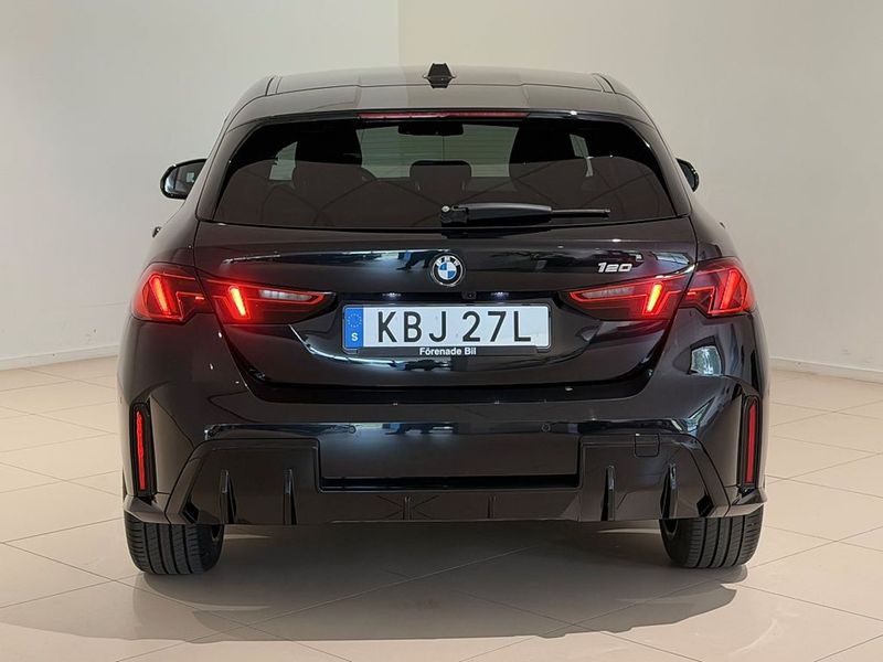 BMW 120 bild 11