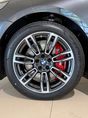 BMW i5 bild 3