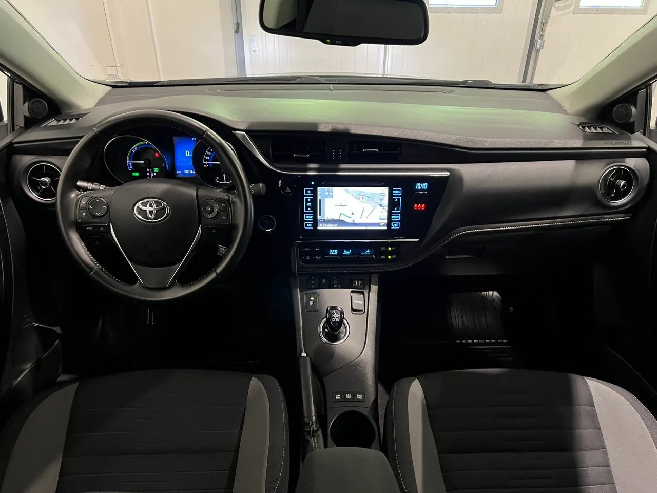 Vehicle image 13