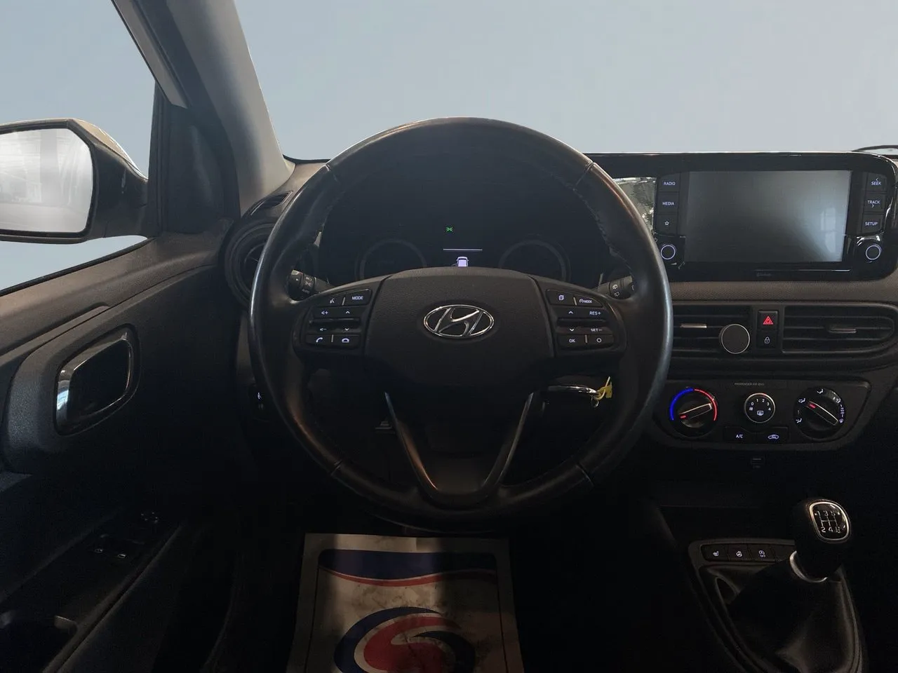 Vehicle image 14