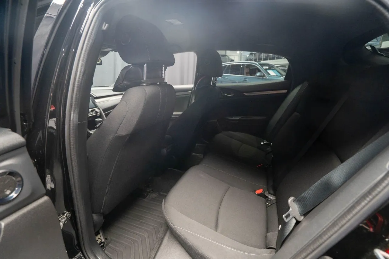 Vehicle image 18