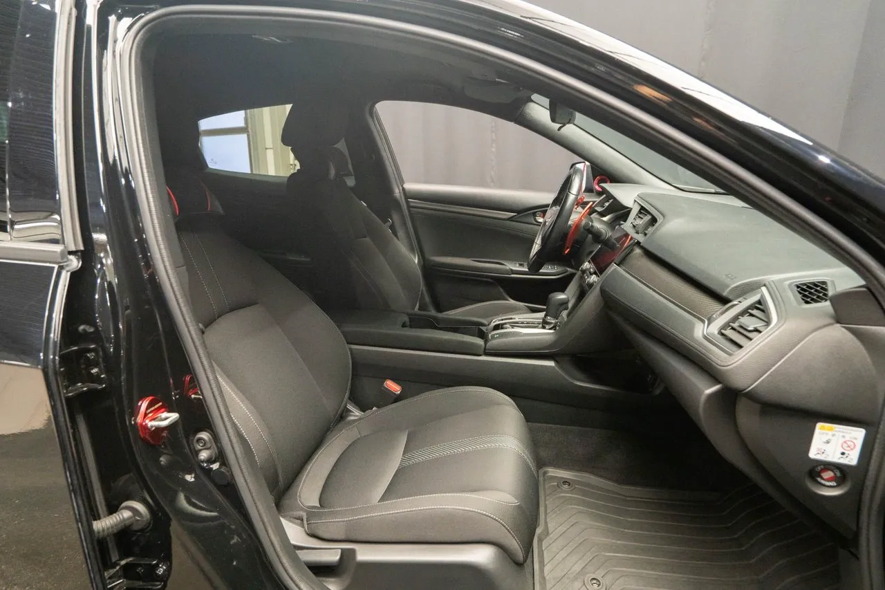 Vehicle image 16