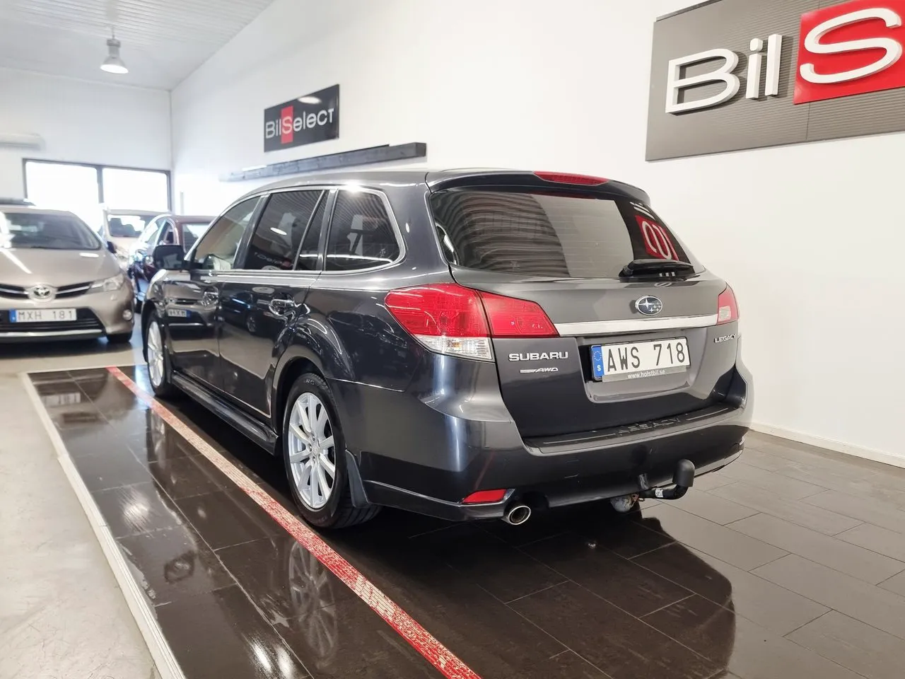 Vehicle image 14