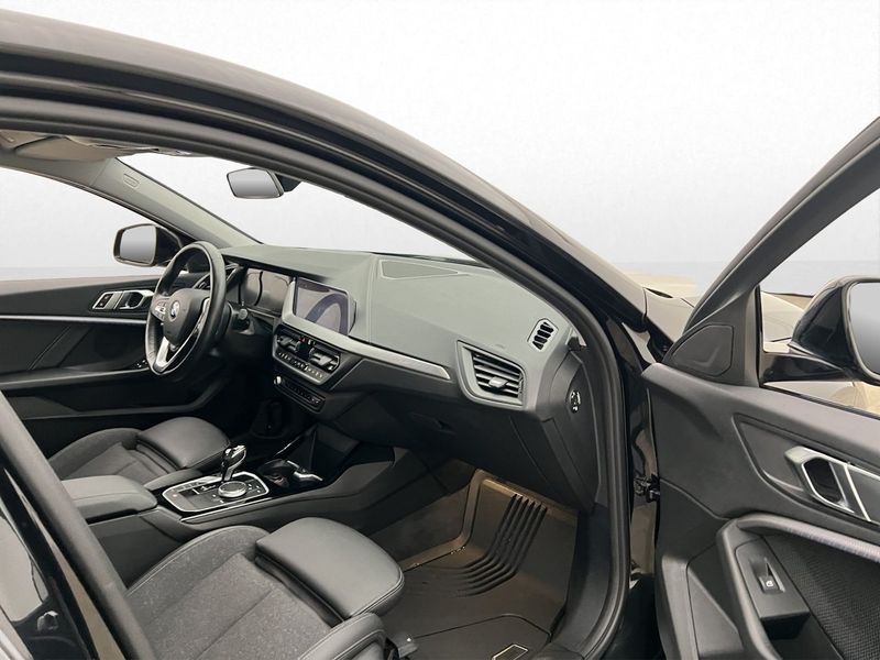 BMW 118 bild 15