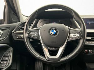 BMW 118 bild 13