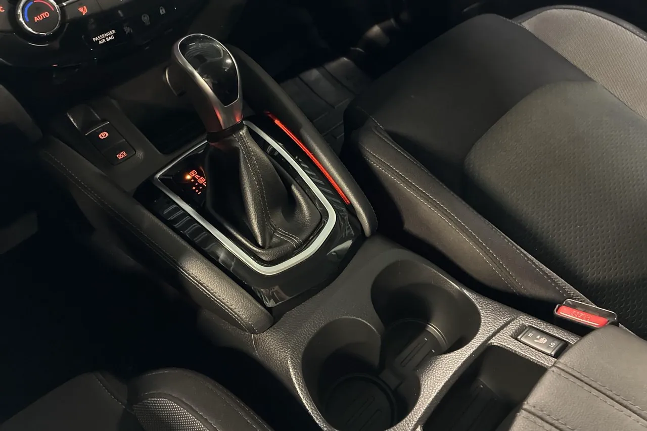 Vehicle image 24